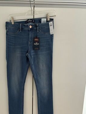 Hollister Advanced Stretch Low-Rise Jean Legging Size 7L. NWT